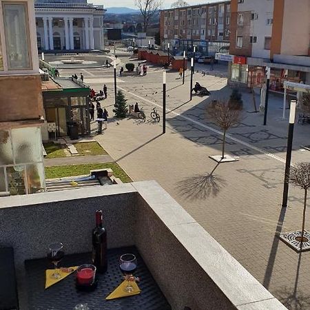Apartament Fim Apartament Hunedoara Zewnętrze zdjęcie