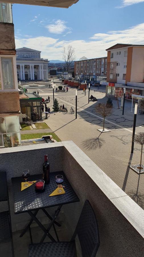 Apartament Fim Apartament Hunedoara Zewnętrze zdjęcie