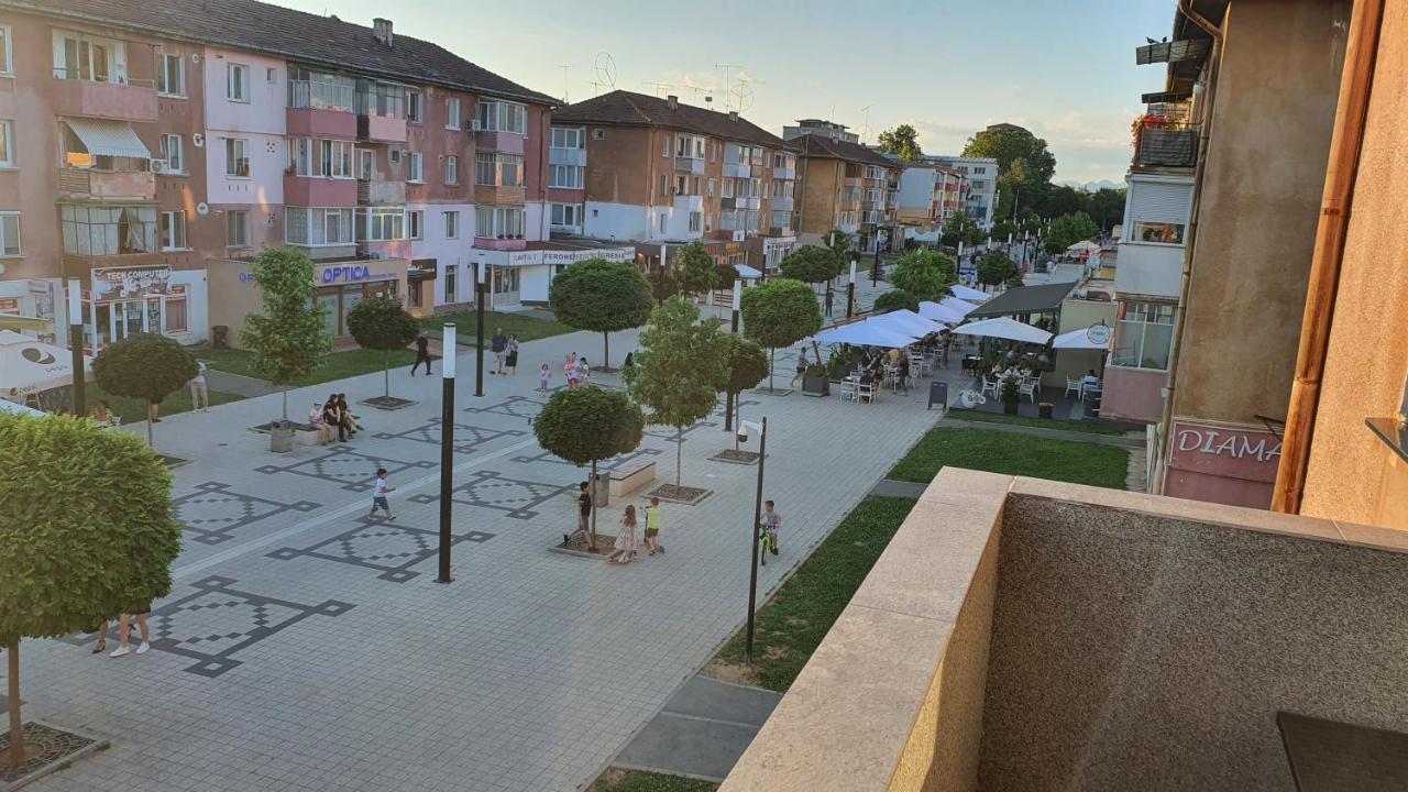 Apartament Fim Apartament Hunedoara Zewnętrze zdjęcie