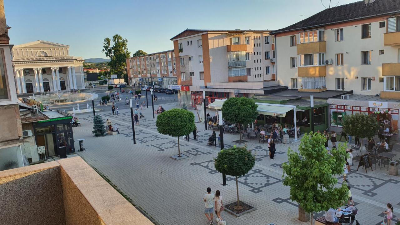 Apartament Fim Apartament Hunedoara Zewnętrze zdjęcie