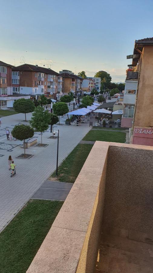 Apartament Fim Apartament Hunedoara Zewnętrze zdjęcie